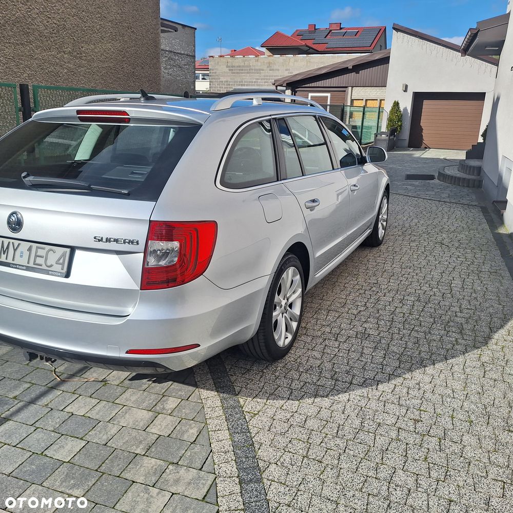 Skoda Superb 2.0 TDI Ambition DSG - 5