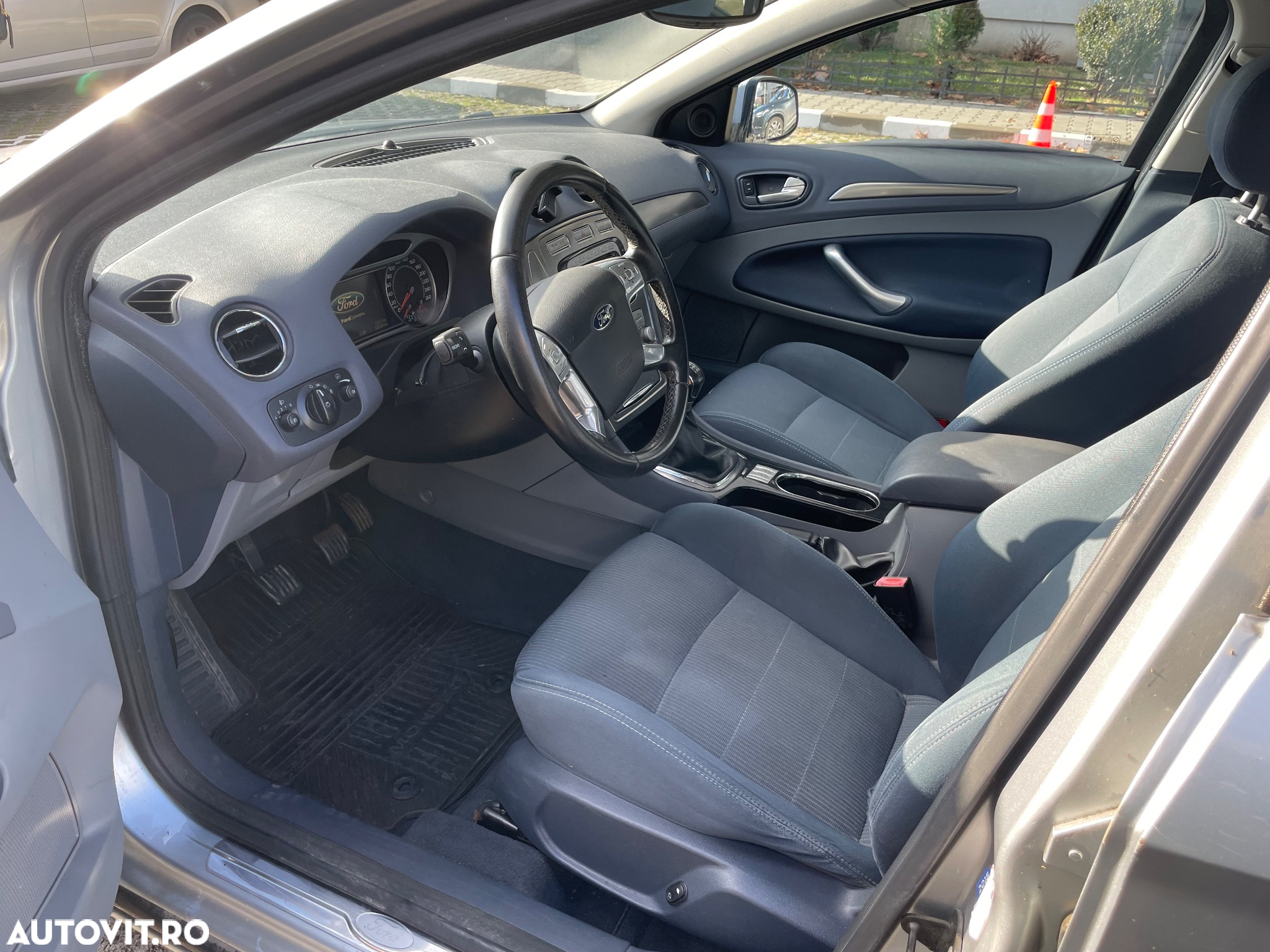 Ford Mondeo - 12