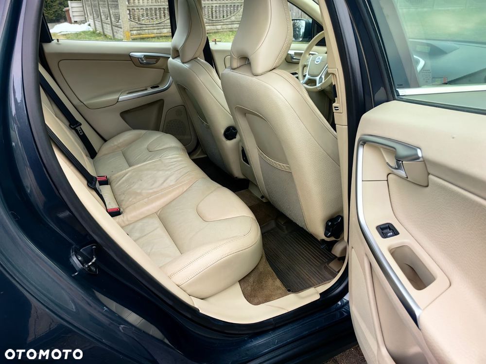 Volvo XC 60 D5 AWD Summum - 10