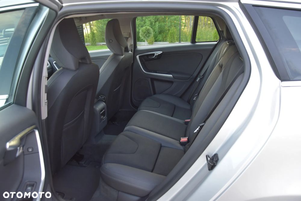Volvo V60 D3 Momentum - 6