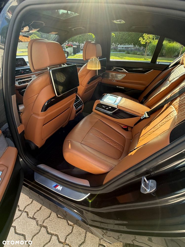 BMW Seria 7 750i xDrive - 25