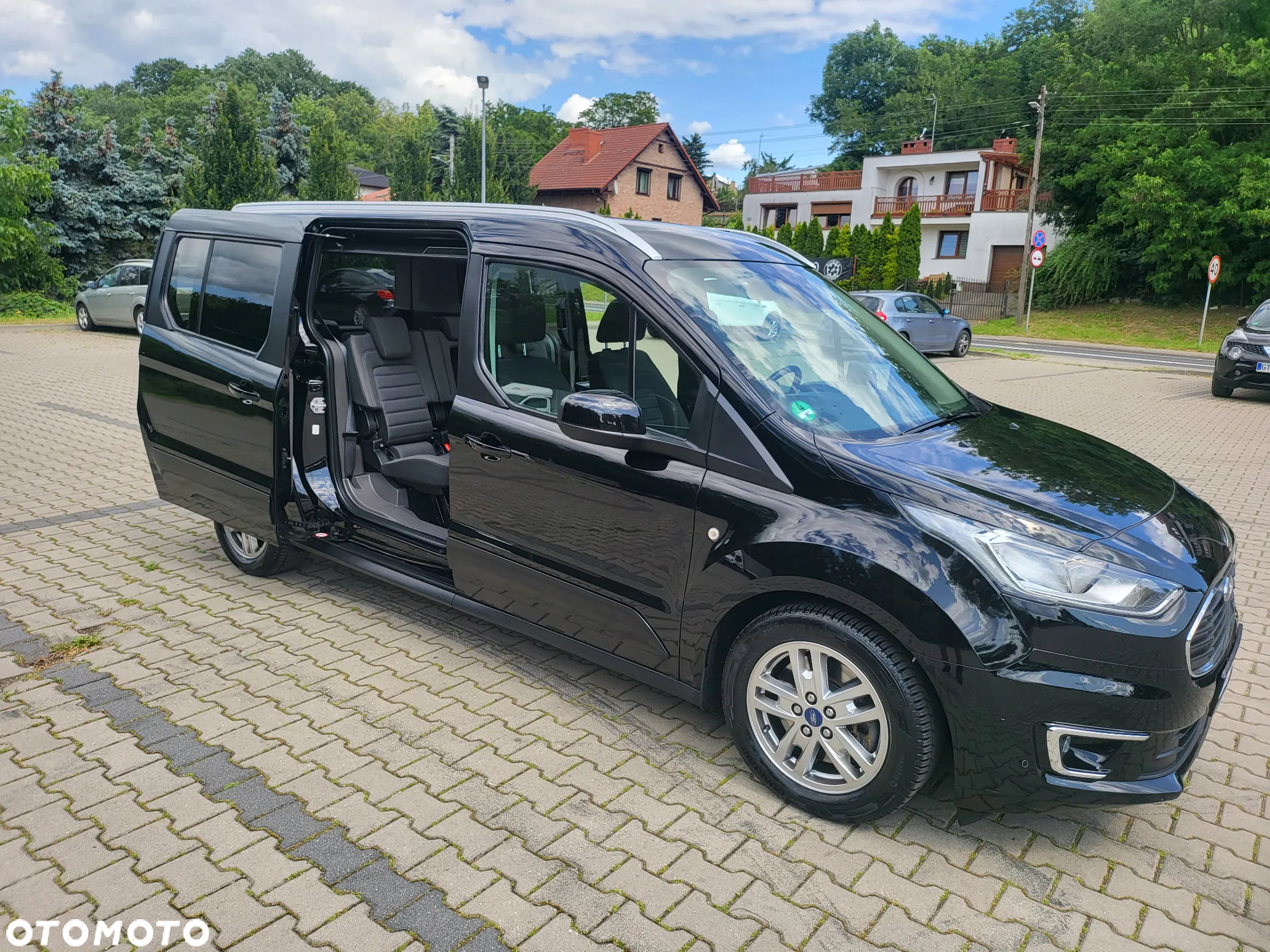 Ford Tourneo Connect Grand - 12
