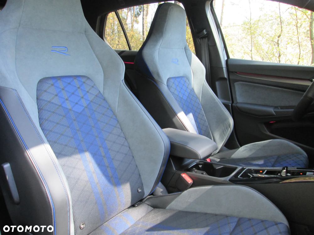 Volkswagen Golf - 31