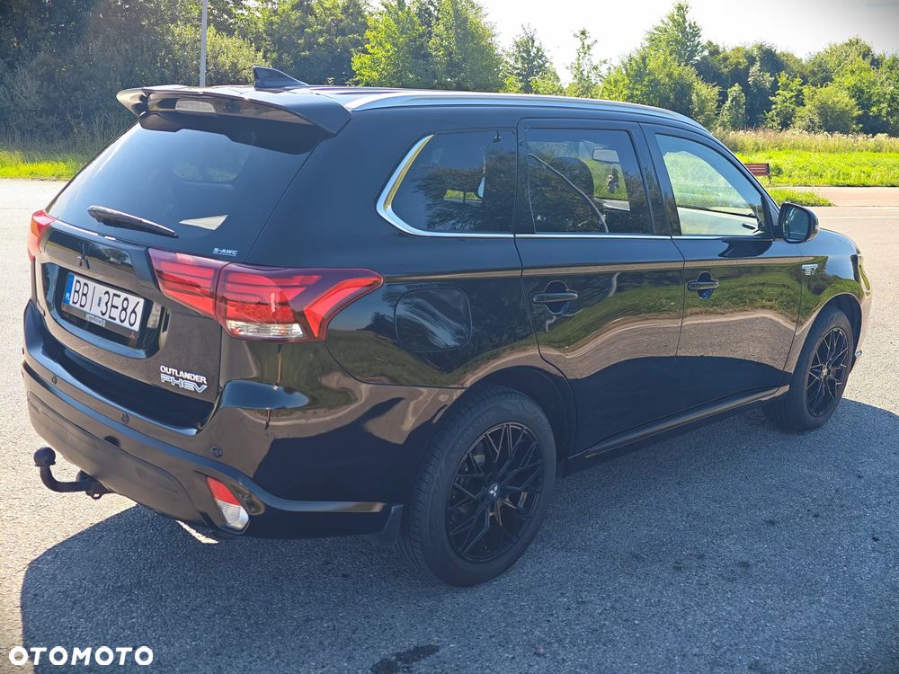 Mitsubishi Outlander - 3