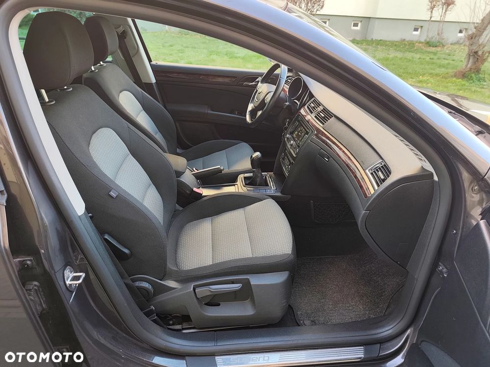 Skoda Superb 2.0 TDI DPF Exclusive - 19