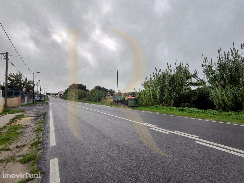 Terreno em Santo António da Charneca no Barreiro - Grande imagem: 5/14