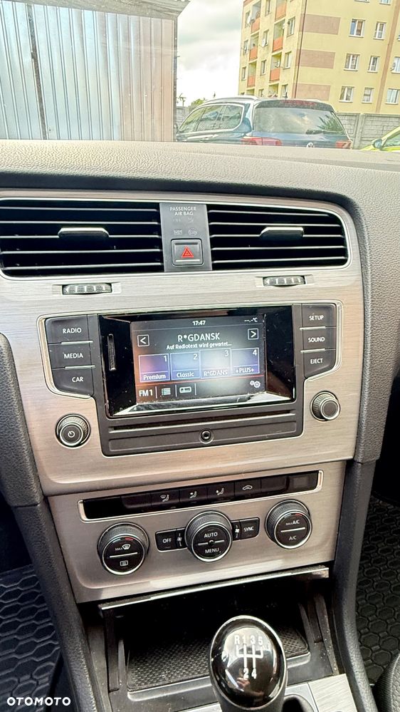 Volkswagen Golf - 10