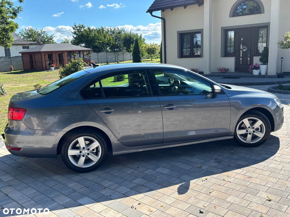 Volkswagen Jetta 1.6 TDI DPF Highline - 8