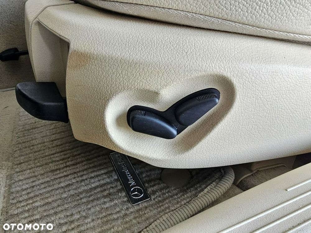 Mercedes-Benz Klasa E 320 Elegance - 26