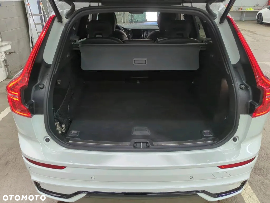Volvo XC 60 B4 D AWD Plus Dark - 7