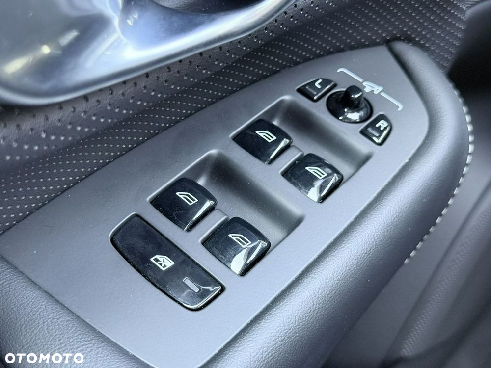 Volvo XC 90 T8 AWD Plug-In Hybrid Plus Black Edition 7os - 20