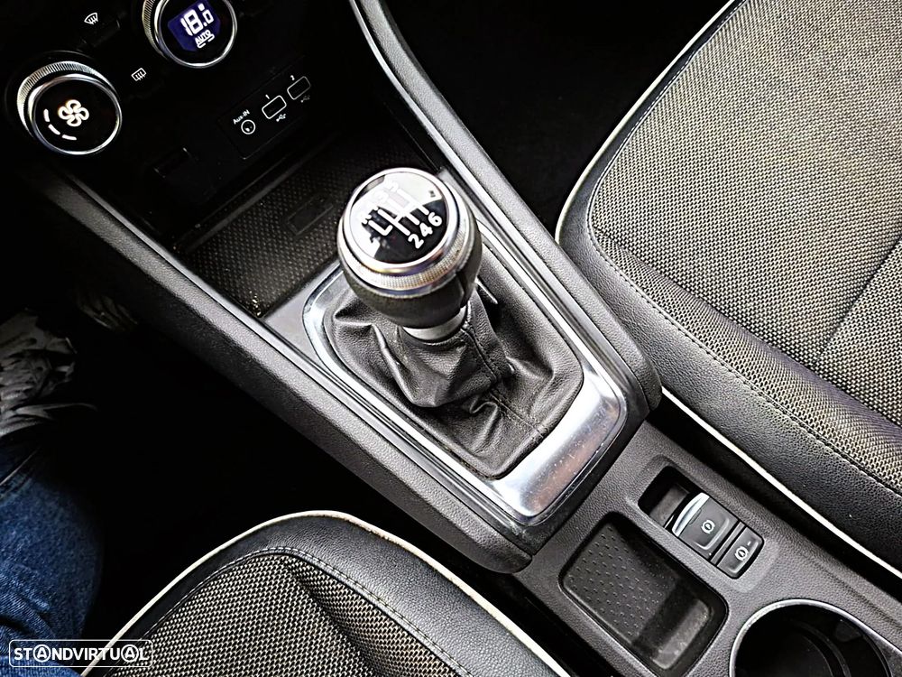 Renault Captur 1.0 TCe Techno Bi-Fuel - 21