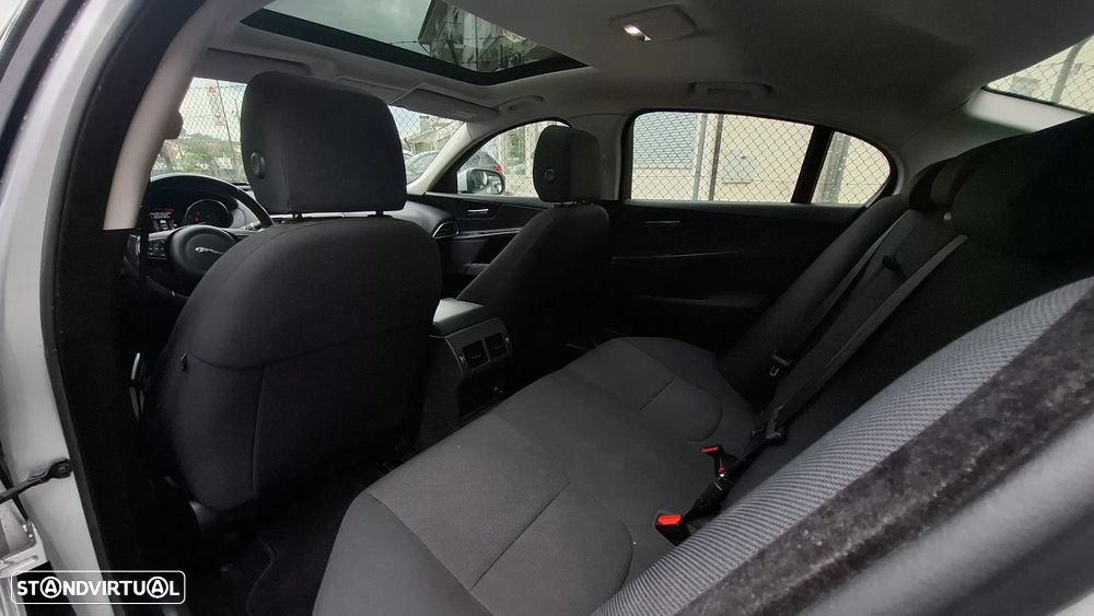 Jaguar XE 20d Aut. R-Sport - 26