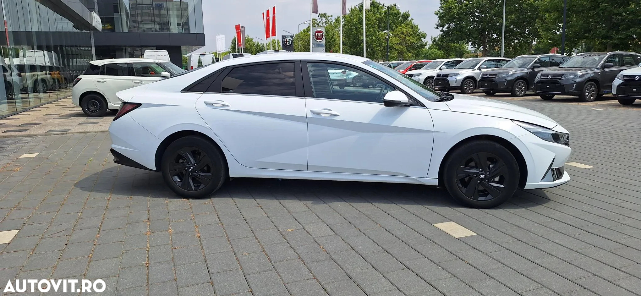 Hyundai Elantra 1.6 l 123 CP CVT Highway - 4