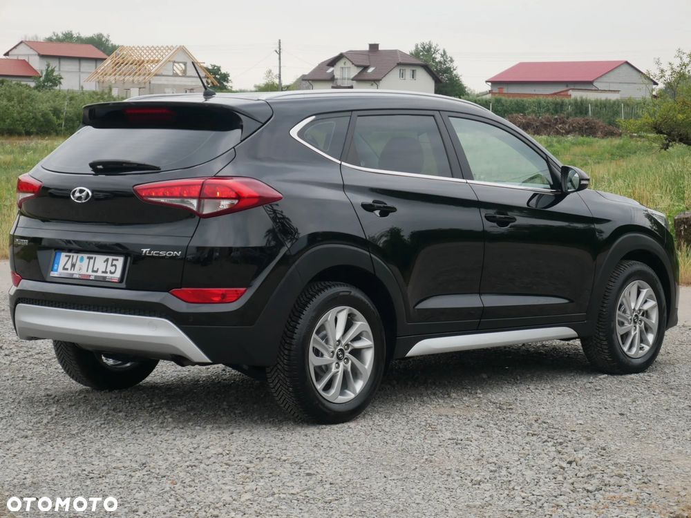 Hyundai Tucson 1.7 CRDI BlueDrive Comfort 2WD DCT - 11