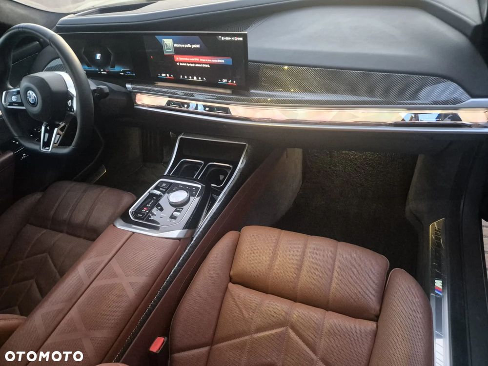 BMW Seria 7 M760e PHEV xDrive Individual Edition sport - 18