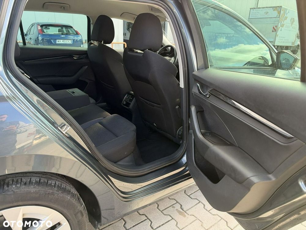 Skoda Octavia 2.0 TDI Ambition DSG - 18