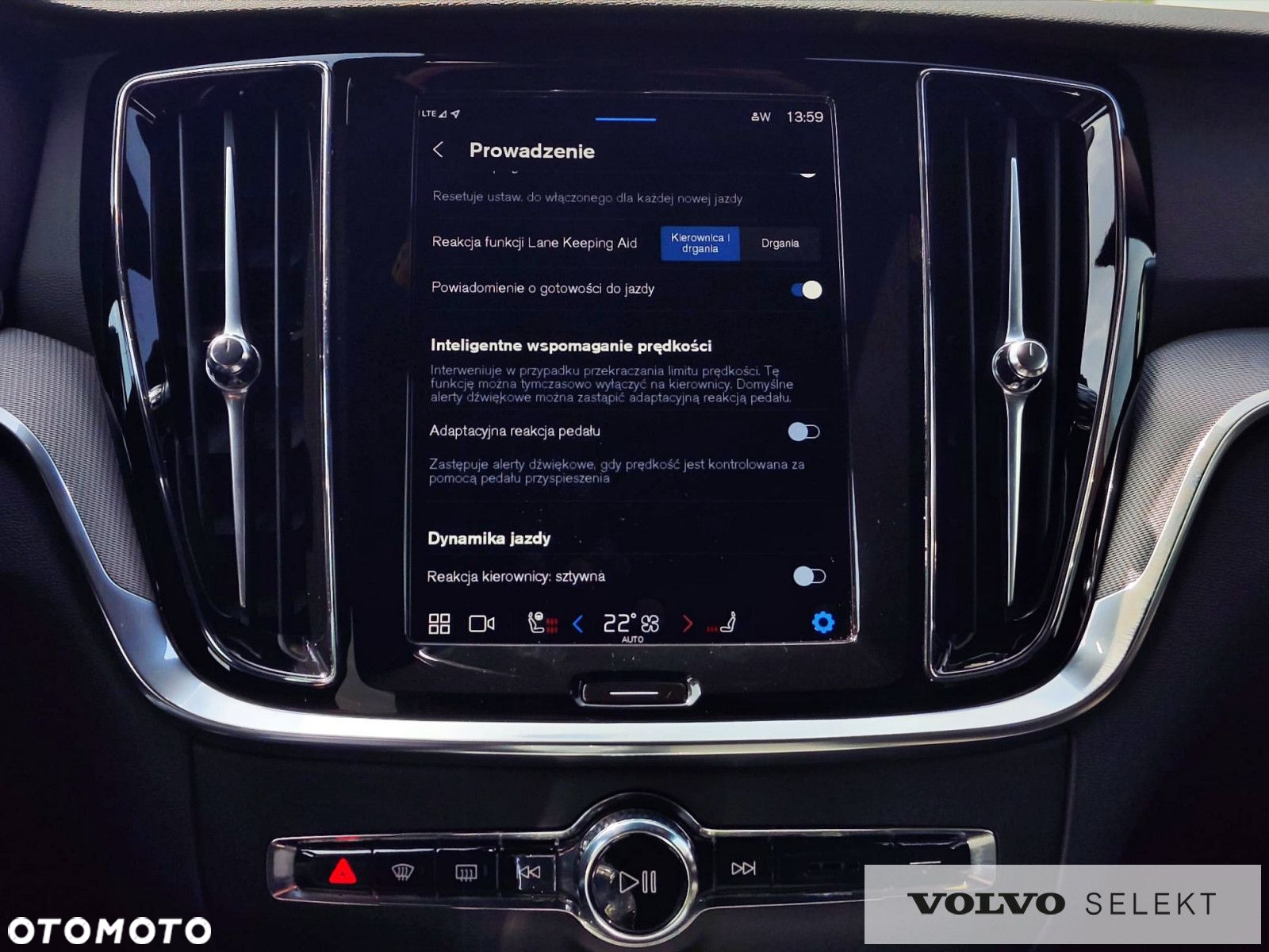 Volvo V60 Cross Country - 24