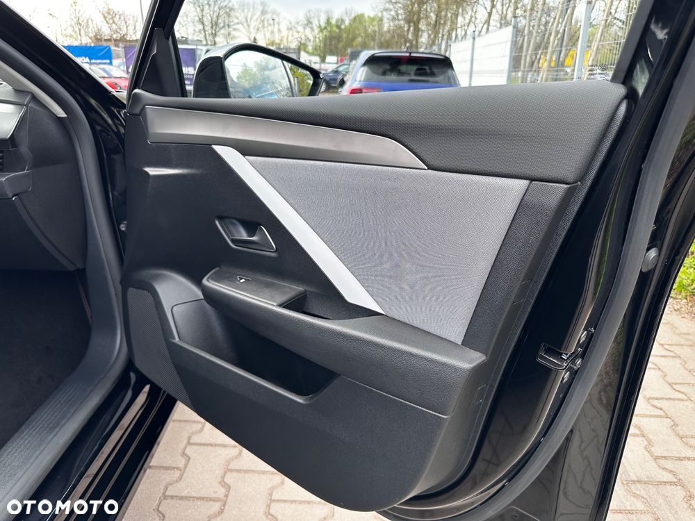 Opel Astra 1.2 Turbo Elegance - 28