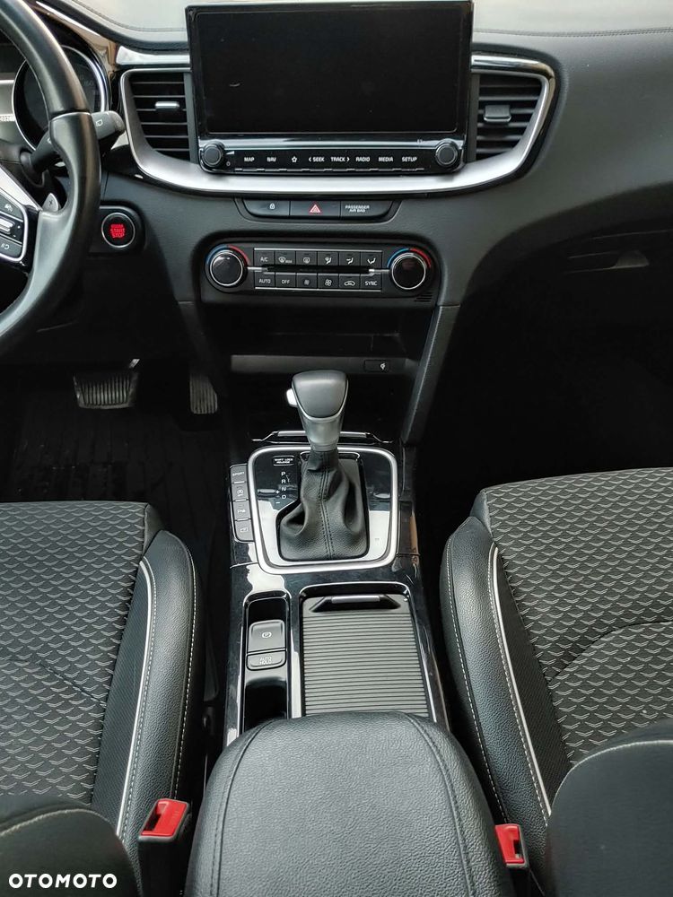 Kia Ceed - 23
