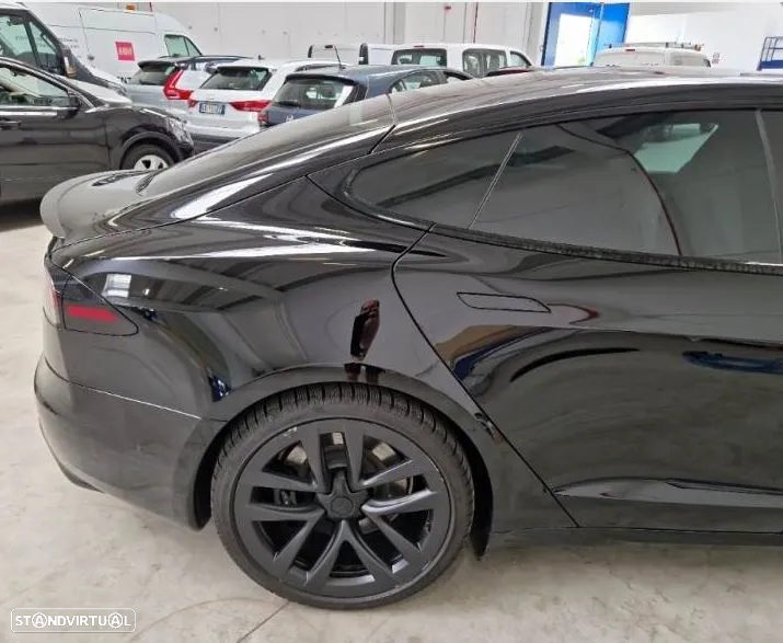 Tesla Model S Plaid - 18