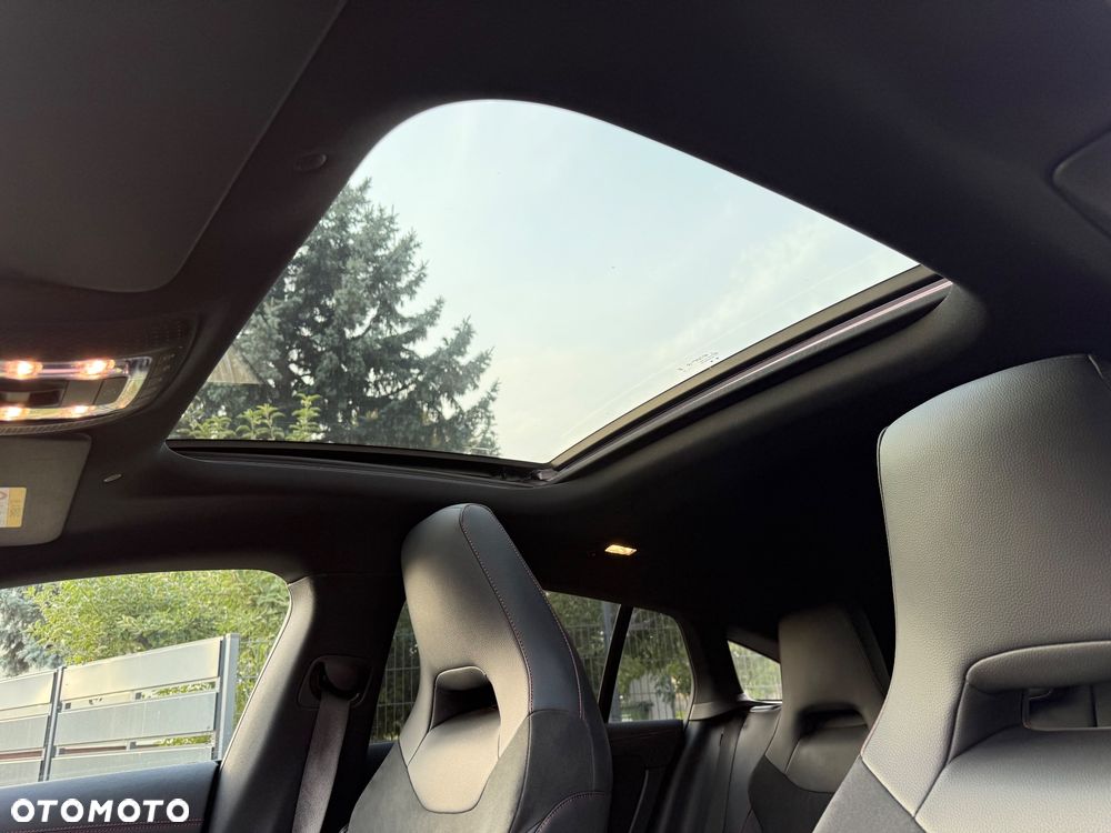 Mercedes-Benz CLA 250 e 8G-DCT AMG Line - 25