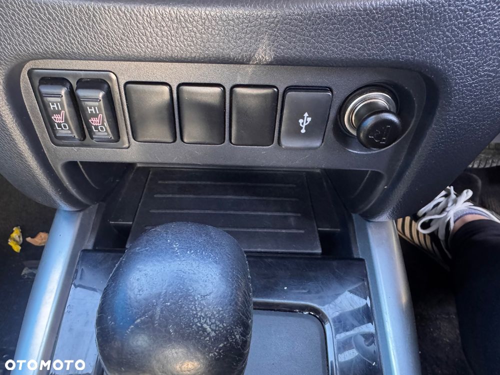 Mitsubishi L200 Pick Up 4x4 Autm Double Cab Intro Edition III - 29