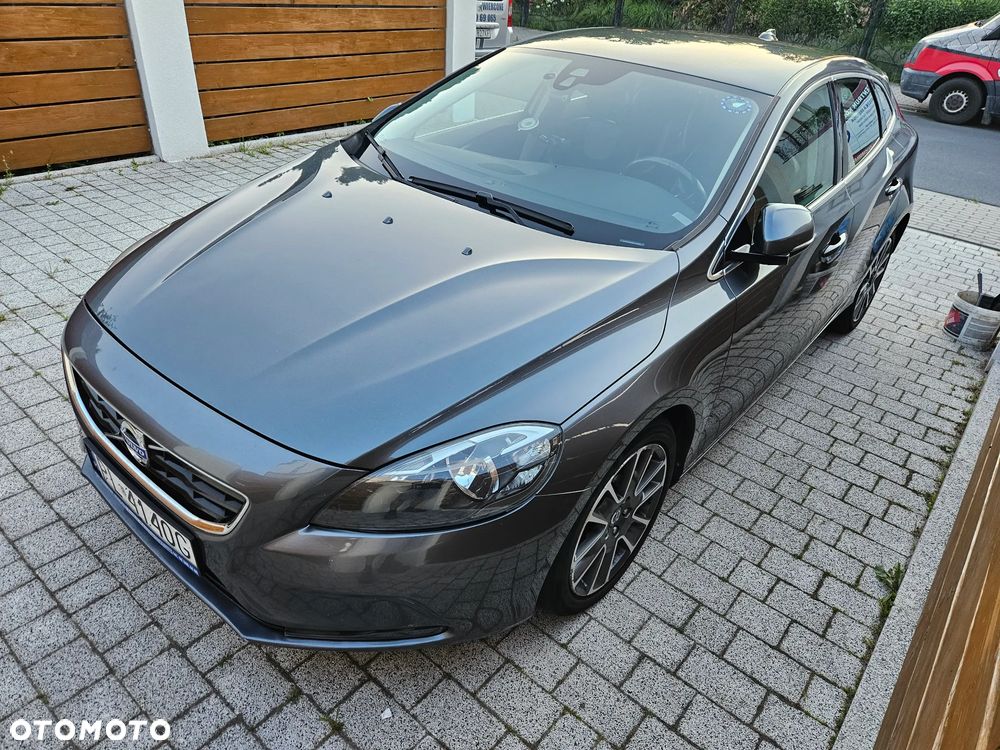 Volvo V40 D2 - 10