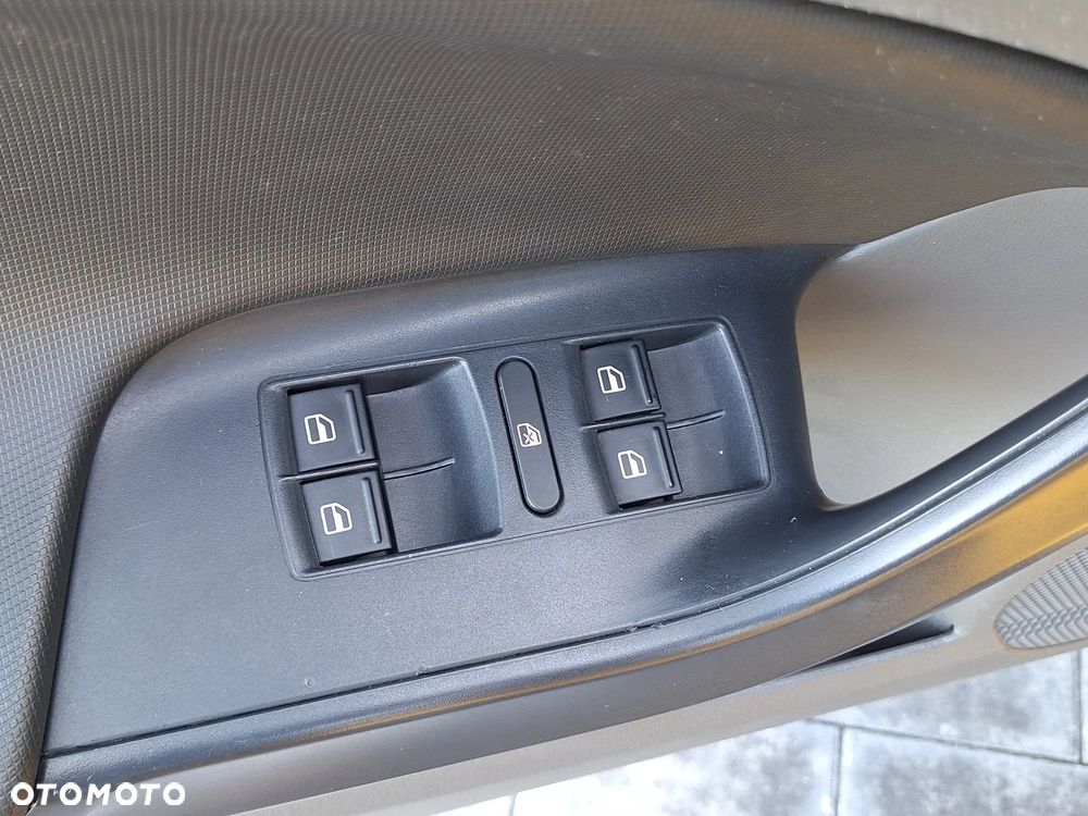 Seat Ibiza 1.6 16V Style - 19