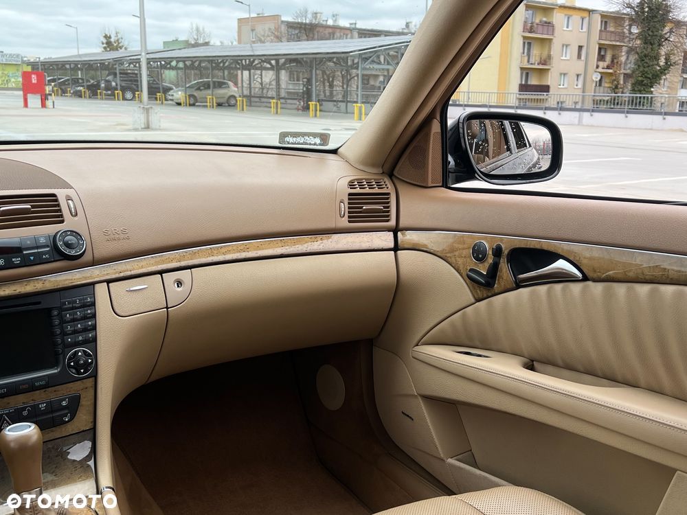 Mercedes-Benz Klasa E 500 4-Matic Avantgarde - 29