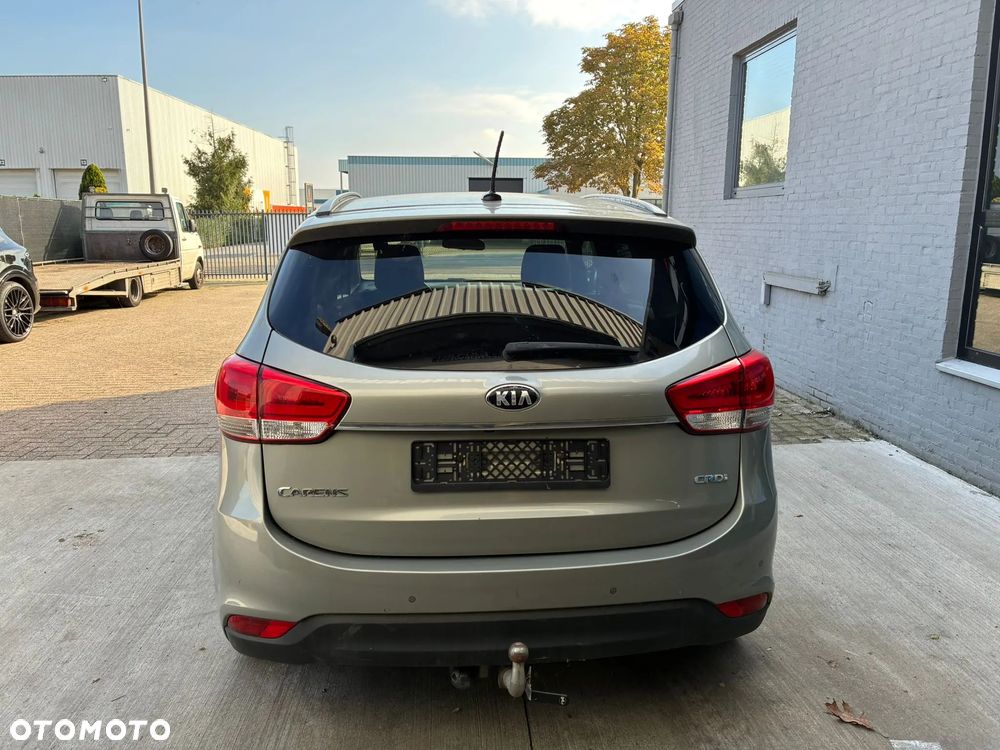 Kia Carens - 2