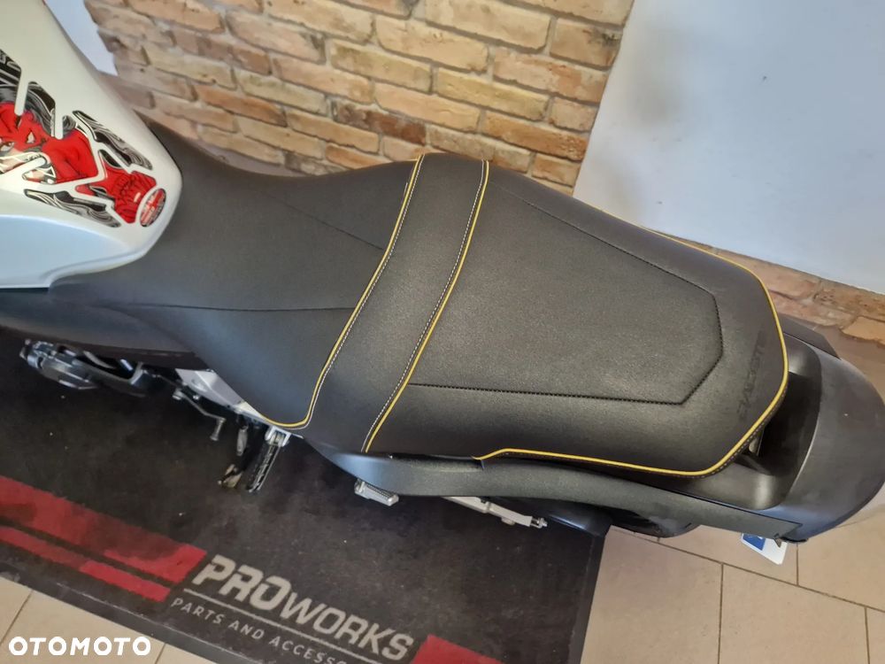 Honda Hornet - 11