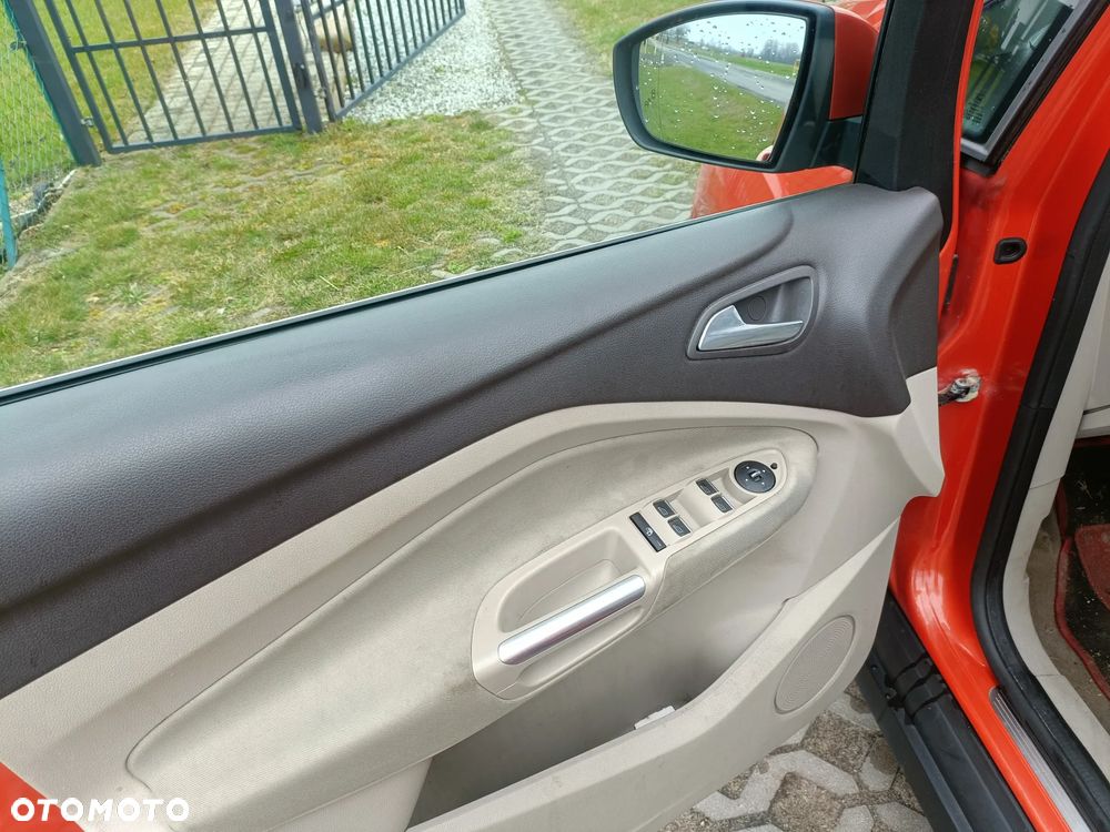 Ford Grand C-MAX - 13