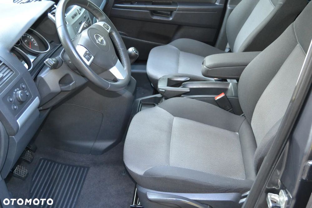 Opel Zafira - 17
