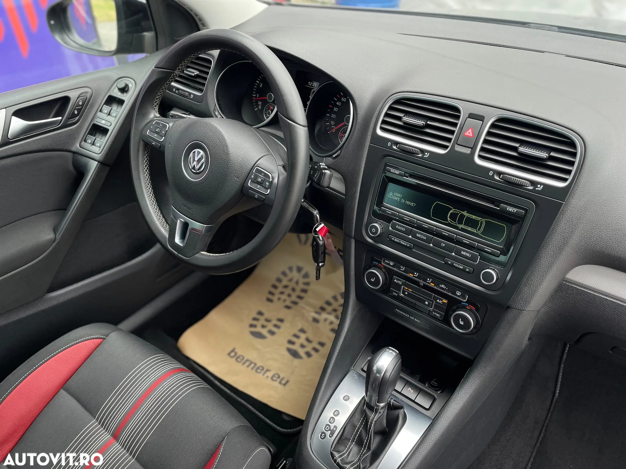 Volkswagen Golf 1.2 TSI DSG MATCH - 25