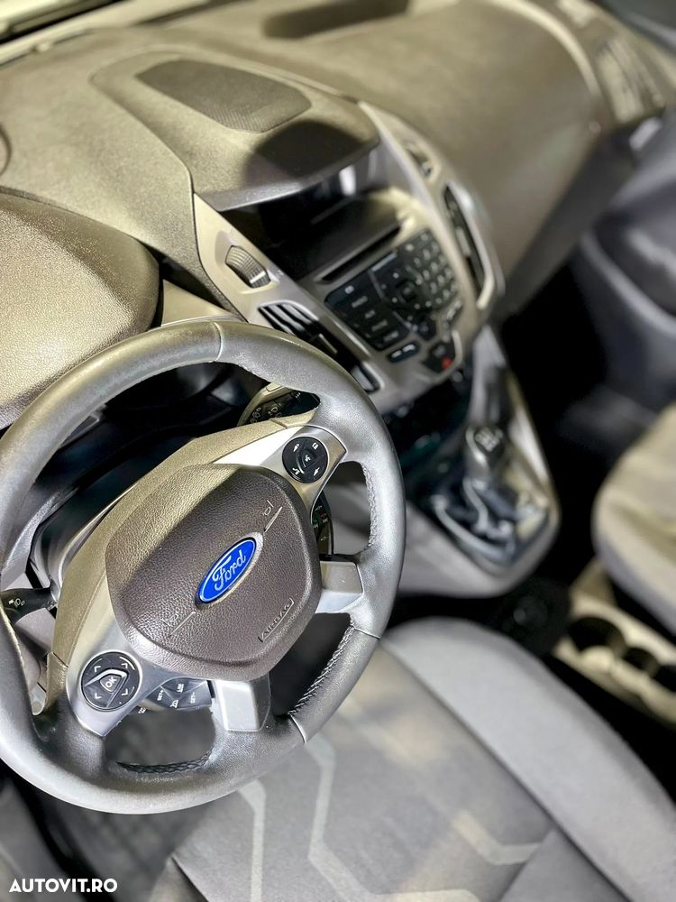Ford Transit Connect - 12