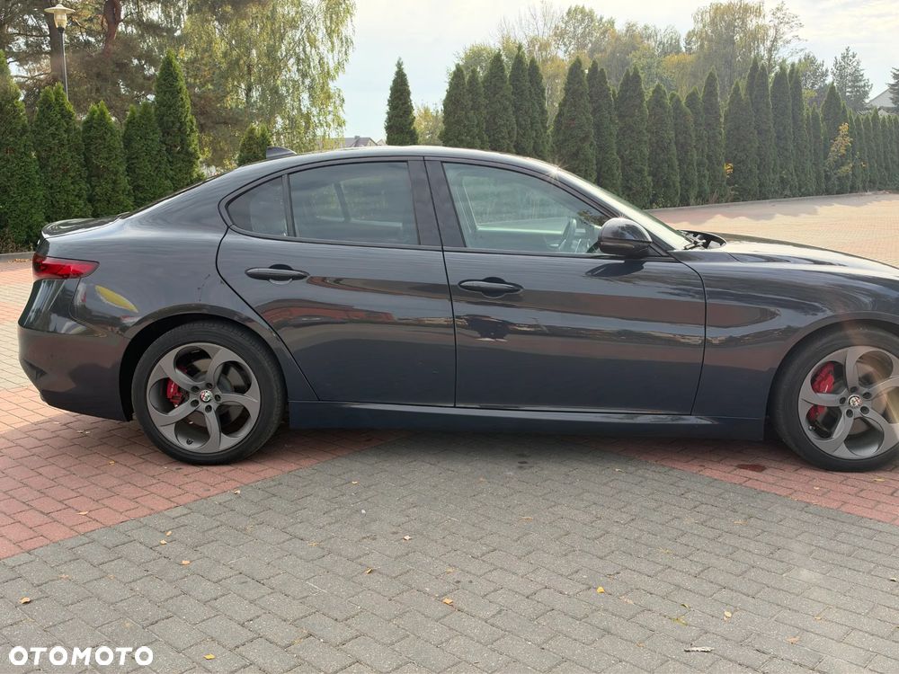 Alfa Romeo Giulia 2019 photo 4
