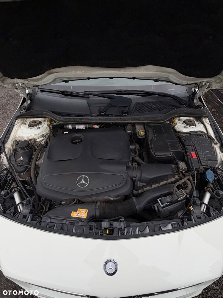 Mercedes-Benz CLA 200 7G-DCT AMG Line - 30