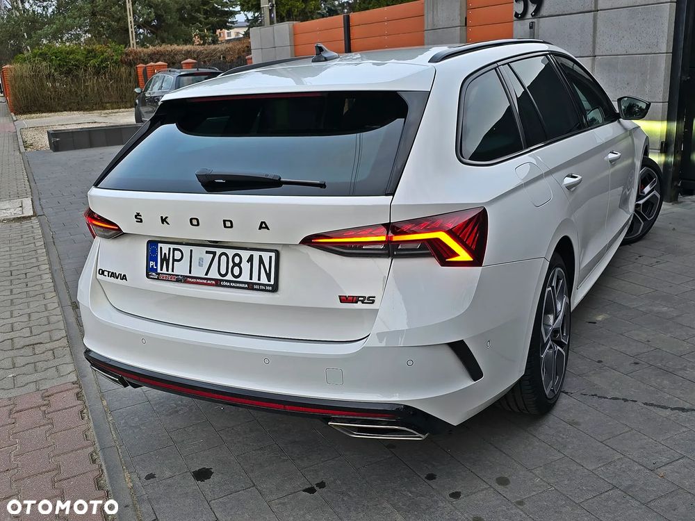 Skoda Octavia 2.0 TDI DSG RS - 10