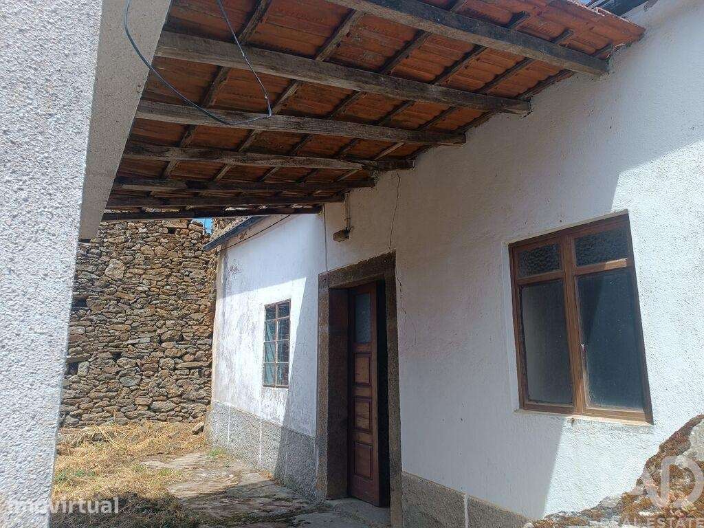 Moradia térrea T2 em Brunhozinho, Castanheira e Sanhoane de 76 m2 - Grande imagem: 2/27