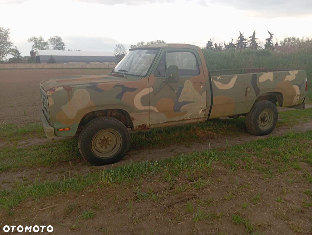 Dodge D100 - 1