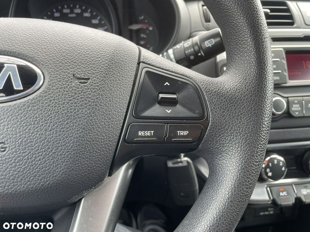 Kia Rio - 21