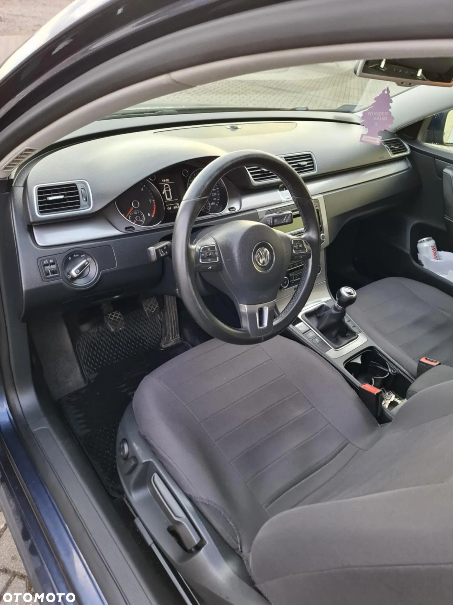 Volkswagen Passat 1.6 TDI Comfortline - 10
