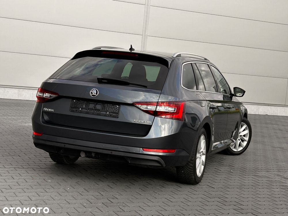 Skoda Superb 2.0 TDI DSG Premium Edition - 19
