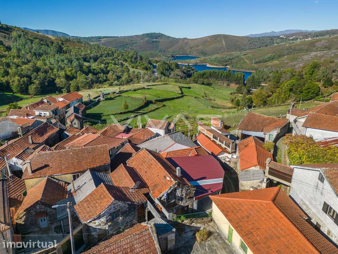 Moradia para Restaurar T4 Venda em Venda Nova e Pondras,Montalegre - Grande imagem: 2/40