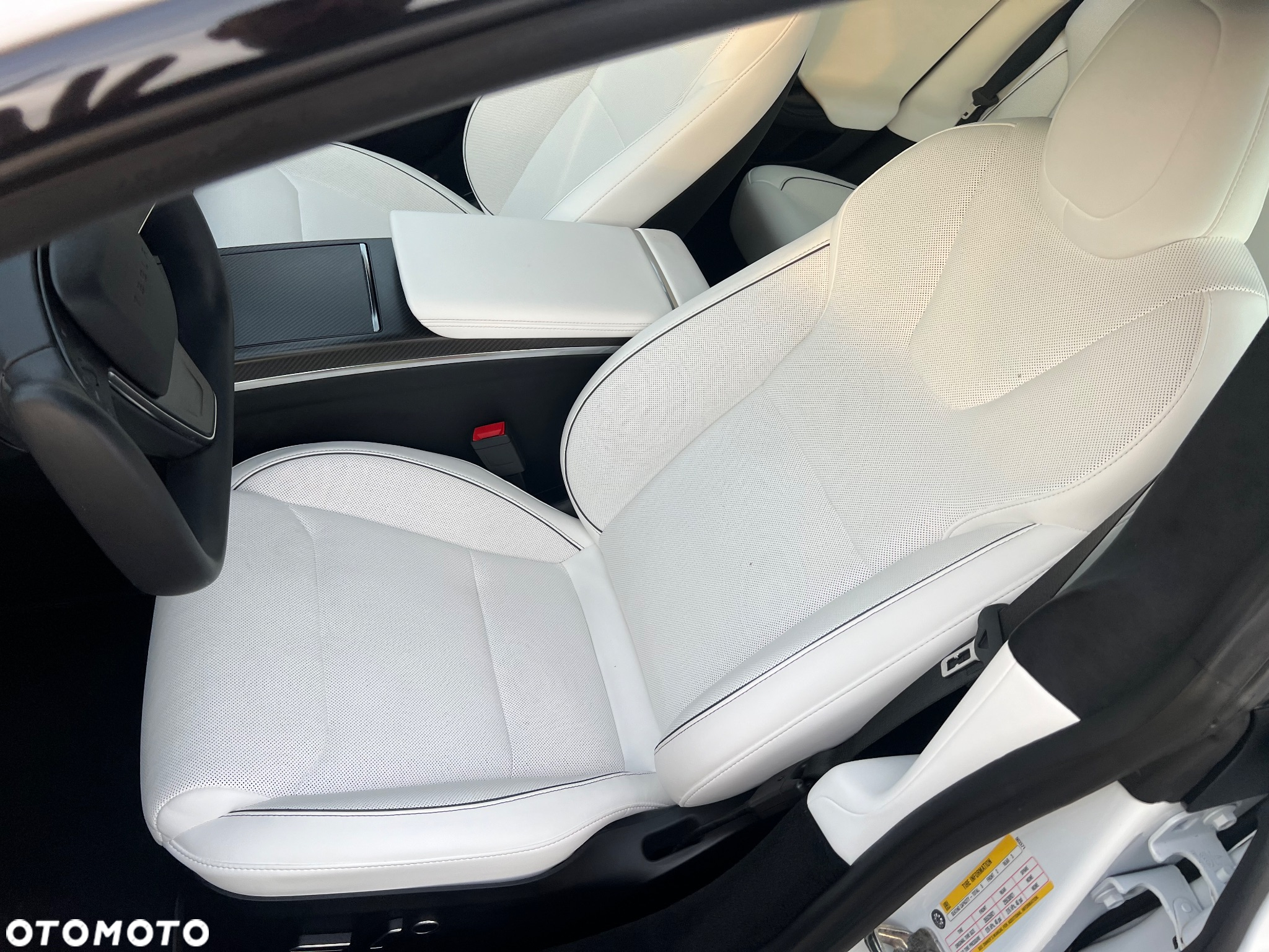 Tesla Model S - 13