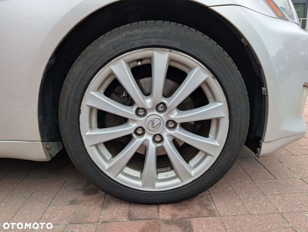 Lexus IS 220 D Prestige - 11