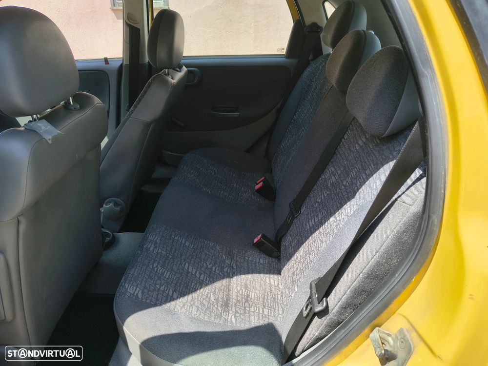 Opel Corsa 1.7 DTi 16V Confort - 7