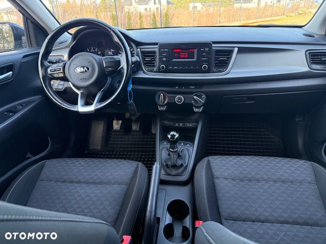 Kia Rio 1.2 L - 5