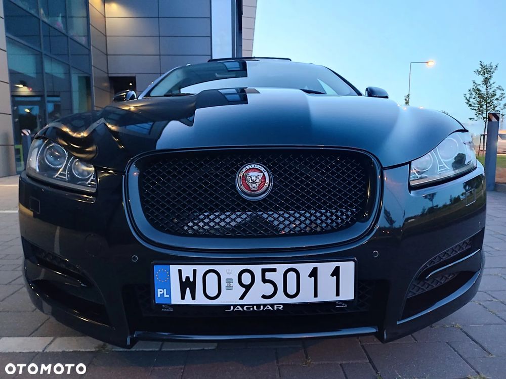 Jaguar XF 2.2 D R-Sport - 35